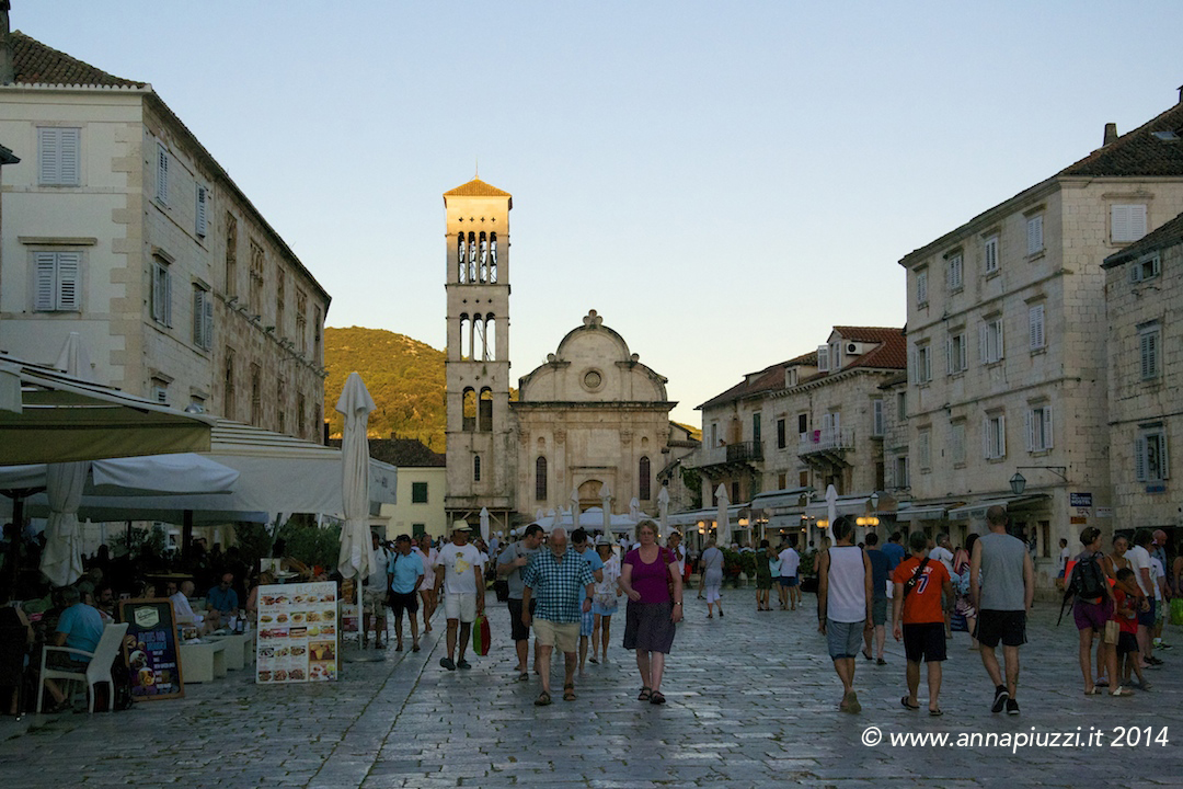 Hvar, Trg Sveti Stjepana