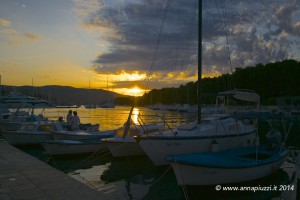 Tramonto sul porto di Stari Grad