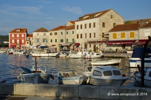 Stari Grad, il porto