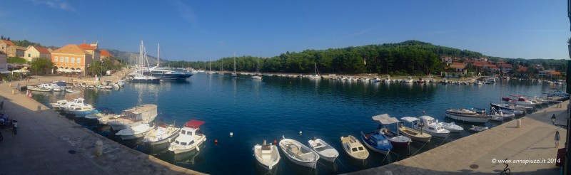 La vista sul porto di Stari Grad