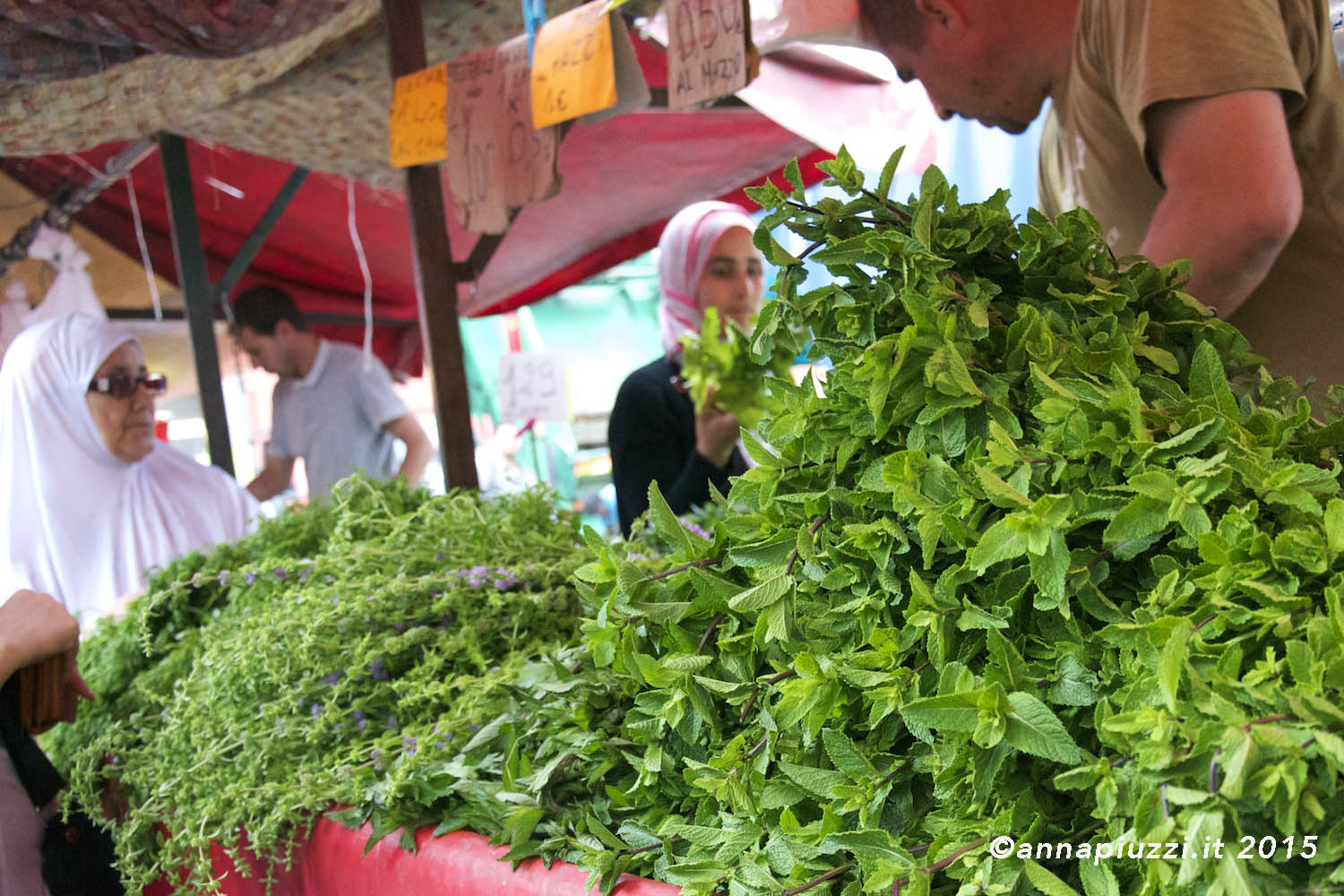 Mercato ortofrutticolo di Porta Palazzo - Profumo di menta